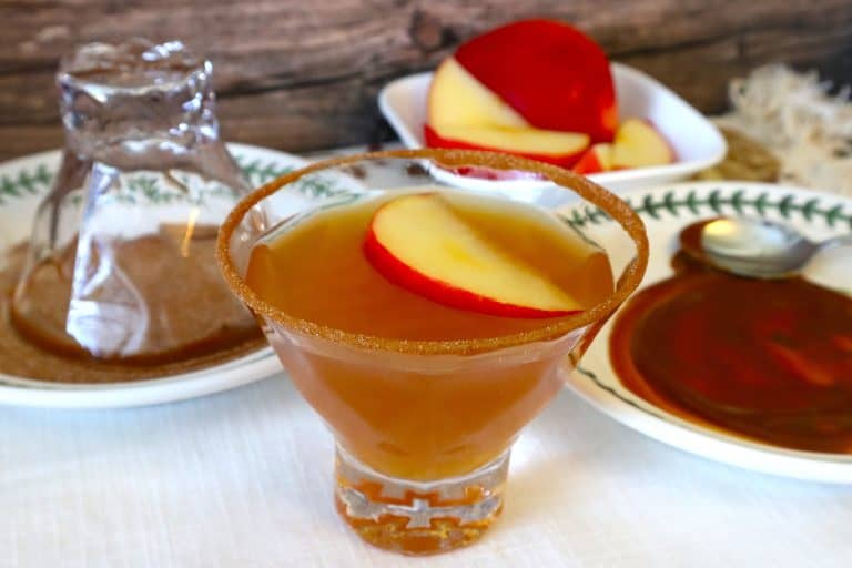 Caramel Apple Martini - The Best Autumn Cocktail for this Enchanting Season