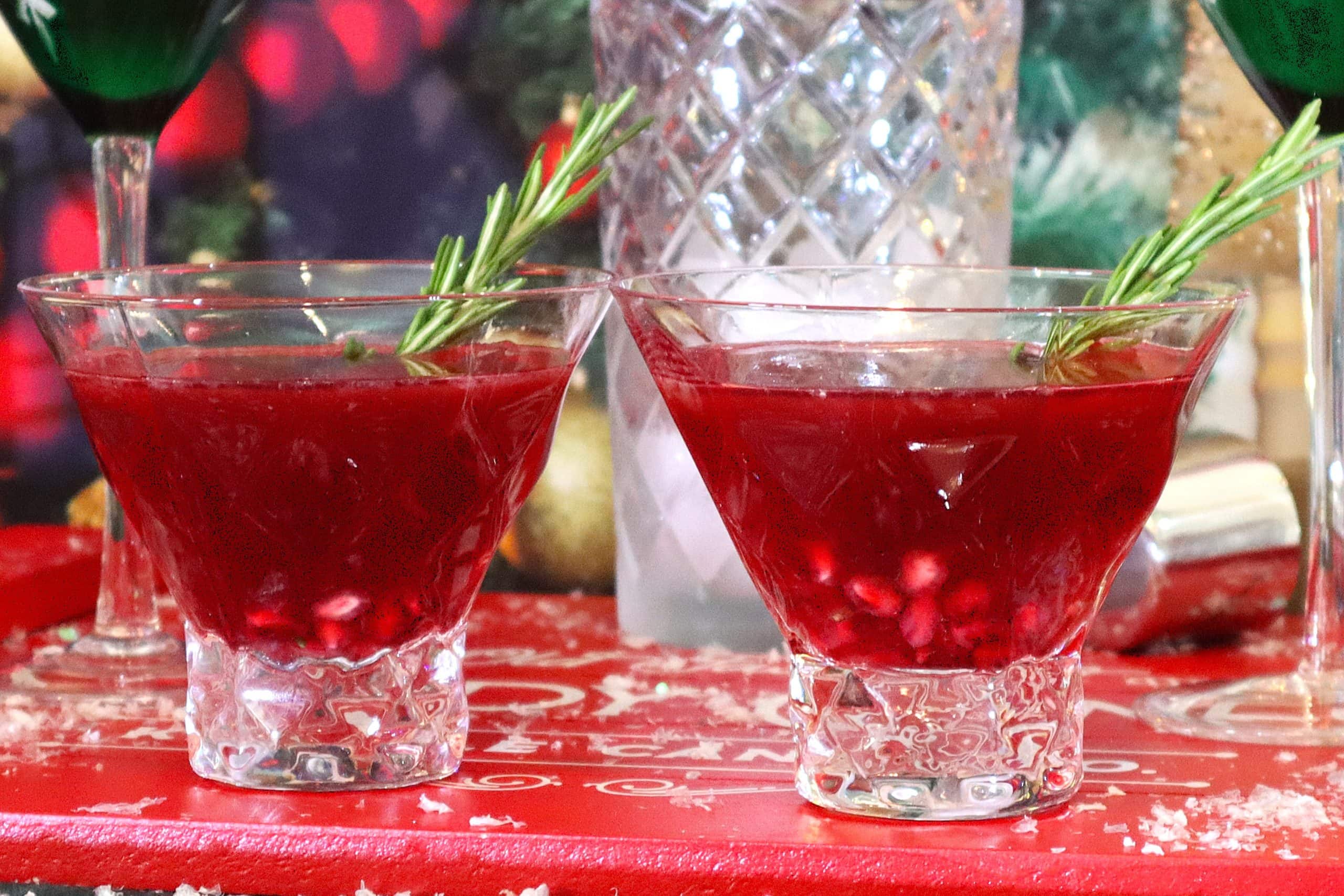 Sip in Style: The Perfect Pomegranate Martini for Your Holiday Party