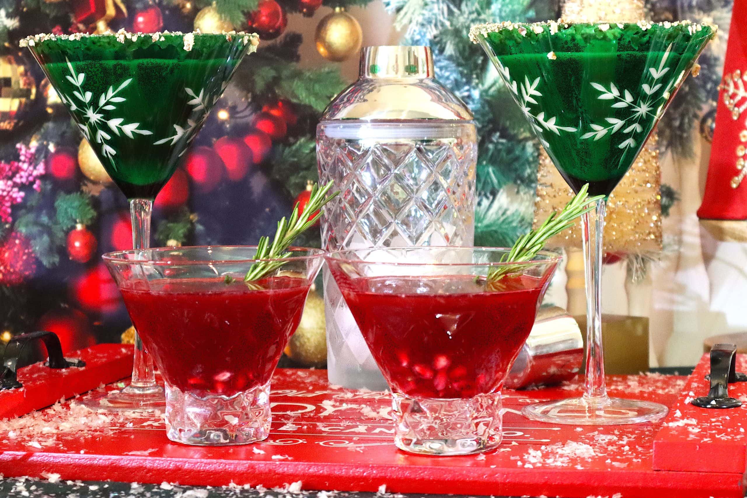 Sip in Style: The Perfect Pomegranate Martini for Your Holiday Party