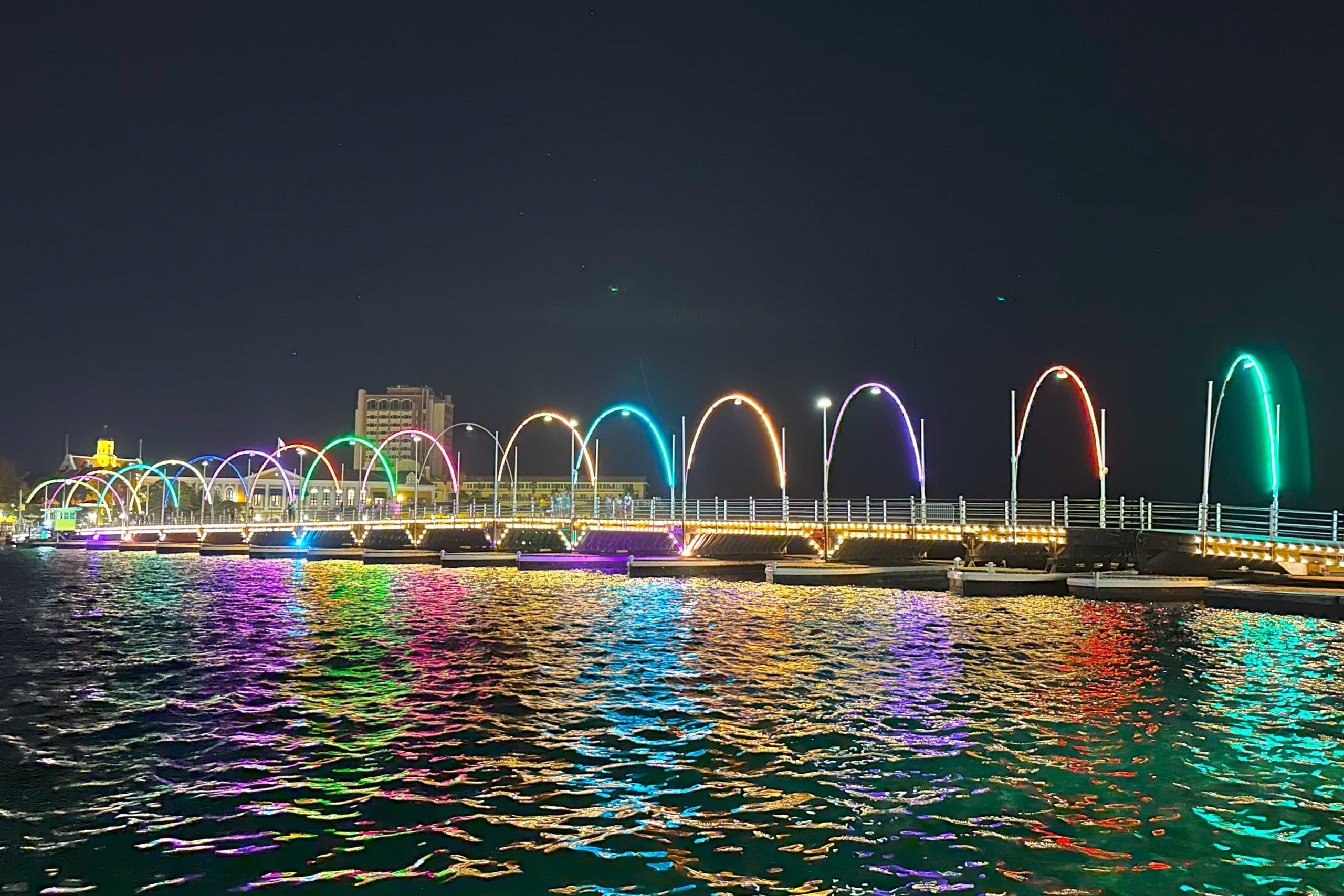 Queen Emma Pontoon Bridge, Curacao